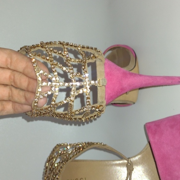 SOLD 💔 Gucci Rhinestone Pink Chainlink Heels - Picture 8 of 16
